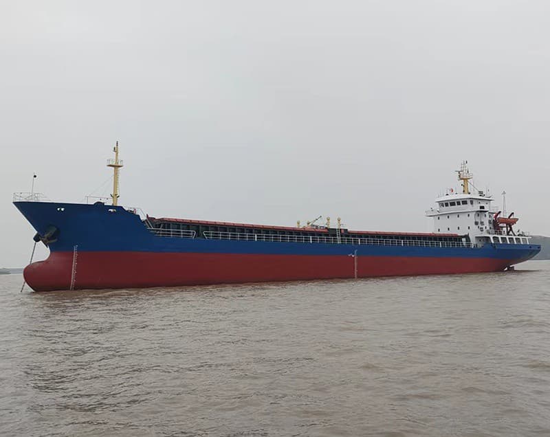 4,400-ton bulk carrier built in December 2008