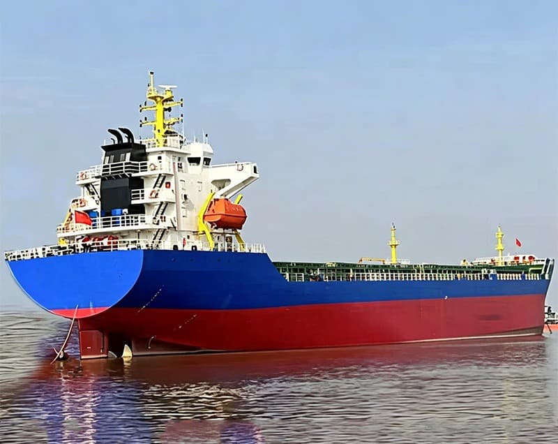 6,200-ton bulk carrier built in 2004