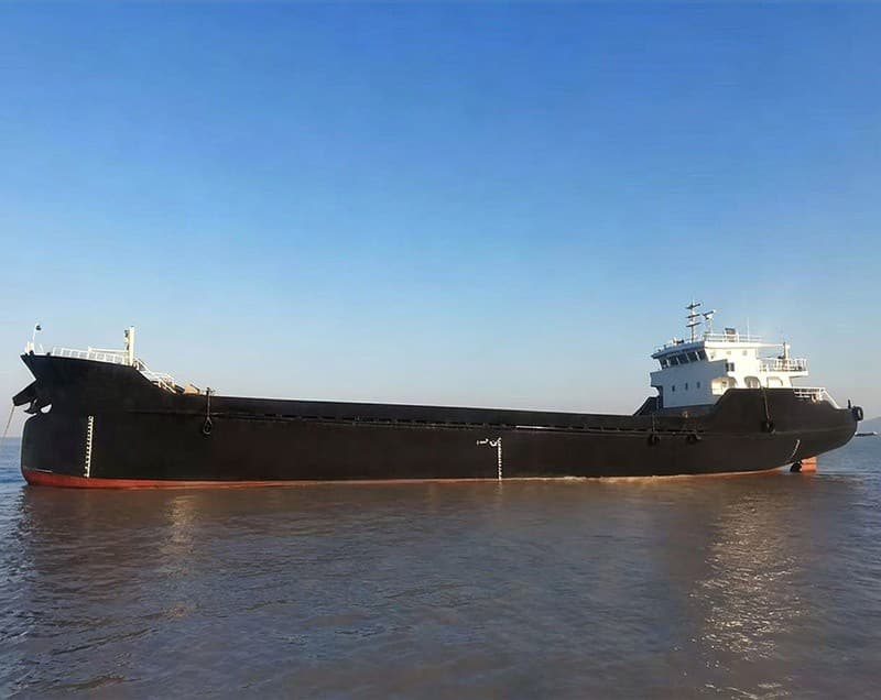 General dry cargo vessel built in 2018, certificate tonnage 860t and actual capacity 1400 tons