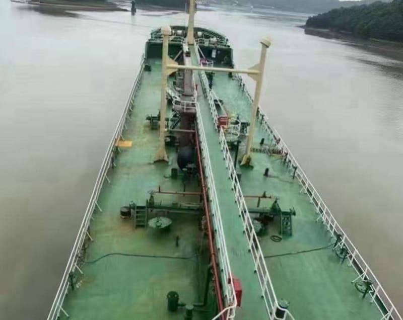 4,352-ton oil tanker built in April 2007