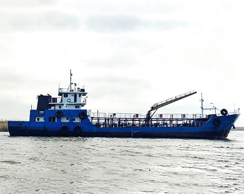 610-ton coastal bunkering vessel built in 2012