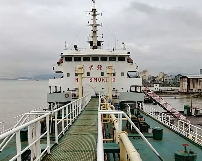 7,010-ton oil tanker for cargo with flash point ≤60°C, double-bottom double-hull structure, built in 2006