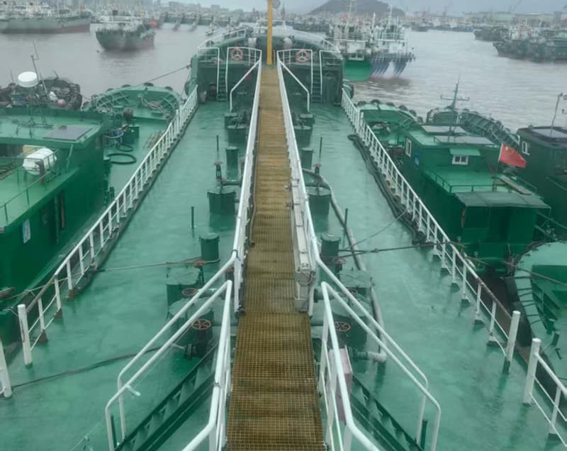 875-ton oil tanker built in 2008