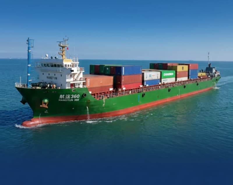 9,600-ton container ship built in 2019