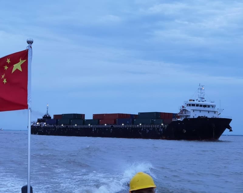 1200TEU 20,080-ton open-top container ship built in 2020