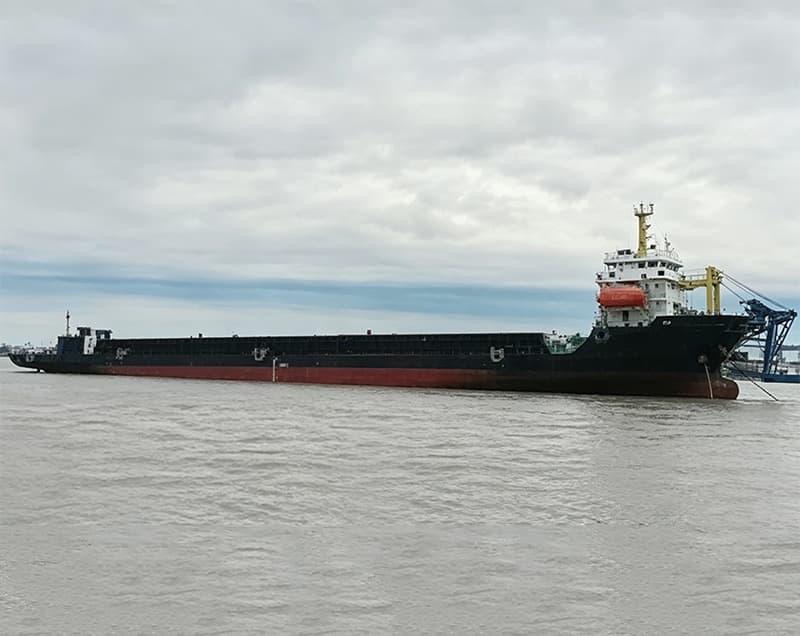4,500-ton forward-wheelhouse deck vessel