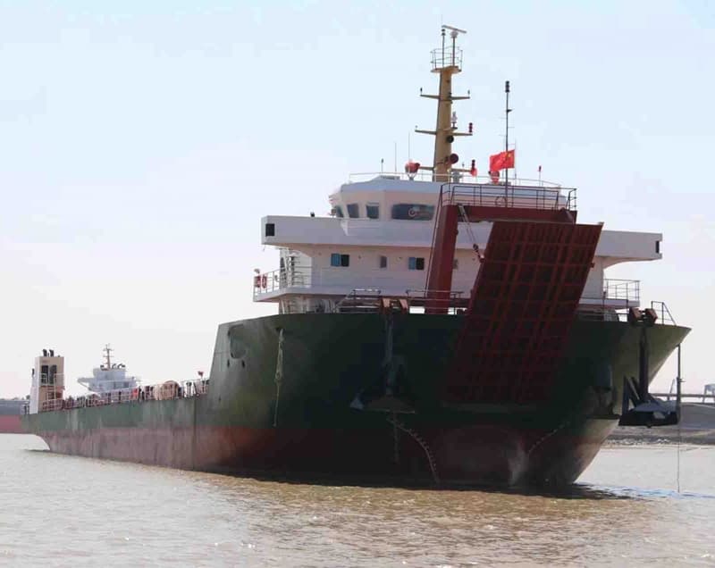 4,700-ton forward-wheelhouse deck cargo vessel built in 2021