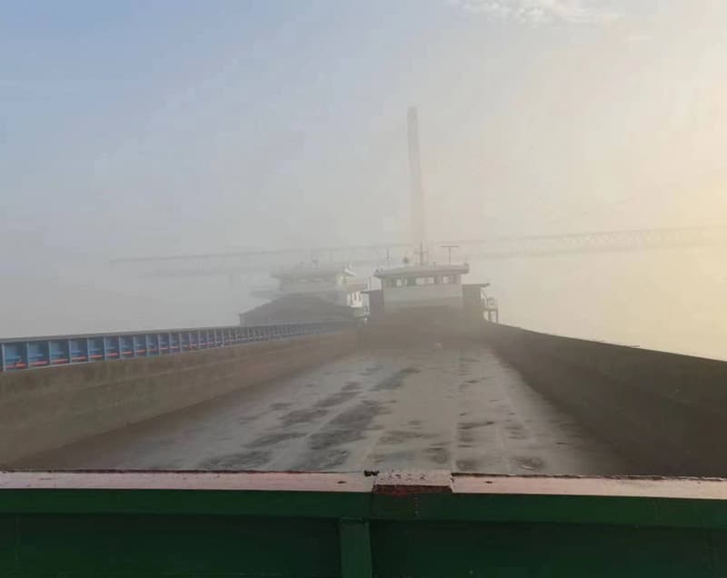 1,600-ton inland-waterway deck vessel built in 2014