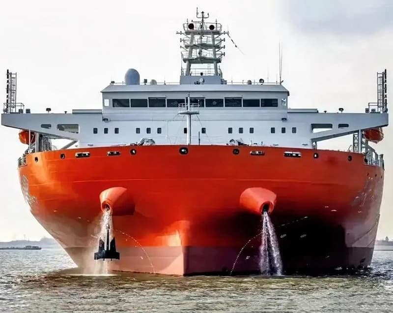 28,000-ton deck vessel built in 2024
