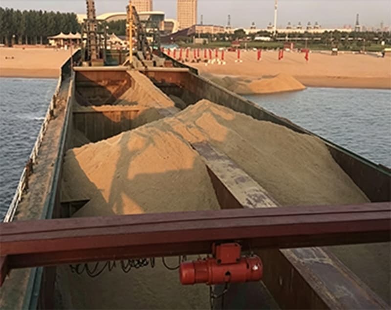 Self-unloading sand carrier built in 2012, certificate deadweight 3,000 tons