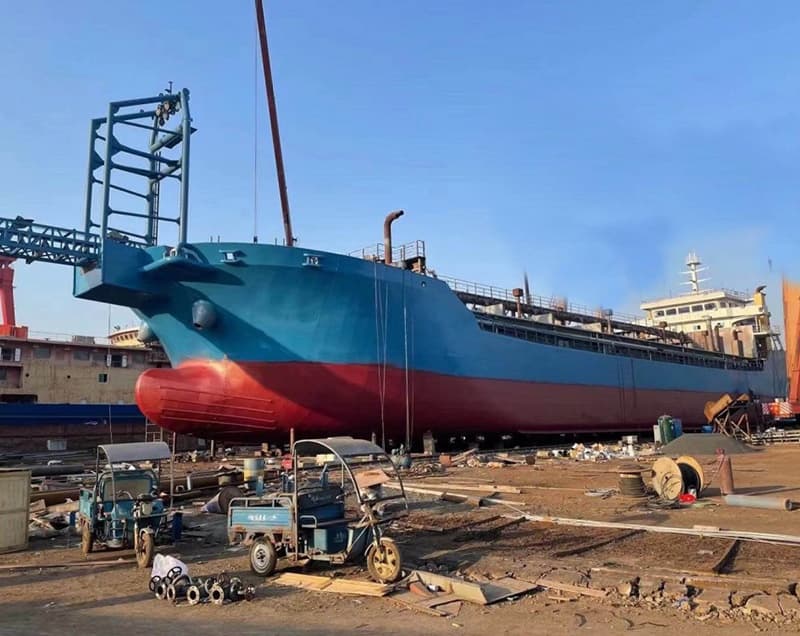 Self-suction self-unloading vessel built in 2020