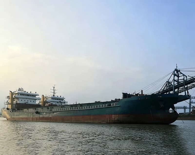 8,046-ton self-unloading sand carrier built in April 2017