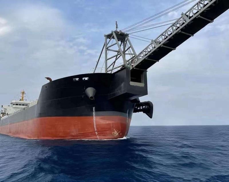 8,200-ton self-suction self-unloading sand carrier built in 2022