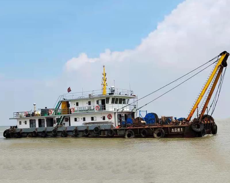 960hp anchor handling boat for sale with 30-ton lifting capacity, completed in 2019, twin-engine