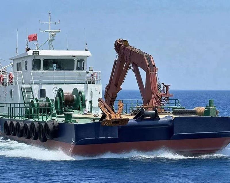 24m, 900hp anchor handling boat with 6-ton lifting capacity, built in 2009
