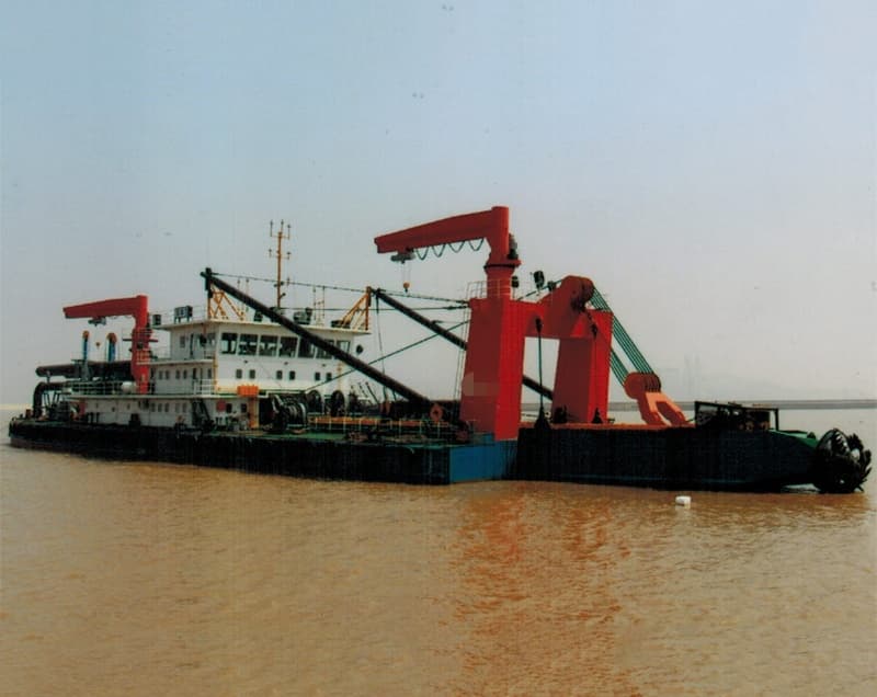Non-self-propelled 3200m3/h cutter suction dredger for sale, completed in 2015