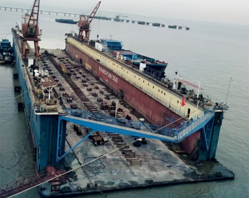 158m floating dock for sale, capable of accommodating vessels up to 25,000 tons for repair